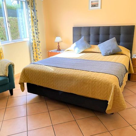 Villa Eber - Independent 1 & 2 Bedroom Apartments, Pool, Air Con, Fast Wi-Fi, Near Old Town Of Albufeira And Beaches Exterior foto