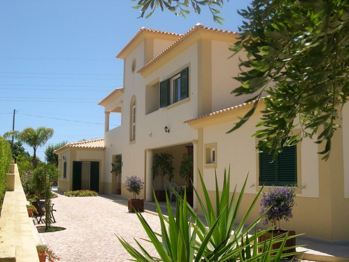 Villa Eber - Independent 1 & 2 Bedroom Apartments, Pool, Air Con, Fast Wi-Fi, Near Old Town Of Albufeira And Beaches Exterior foto